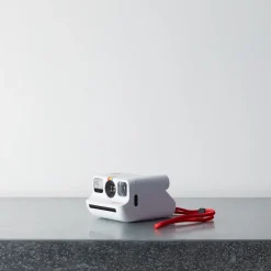 1907 IMPOSSIBLE Appareil photo Polaroid Go White