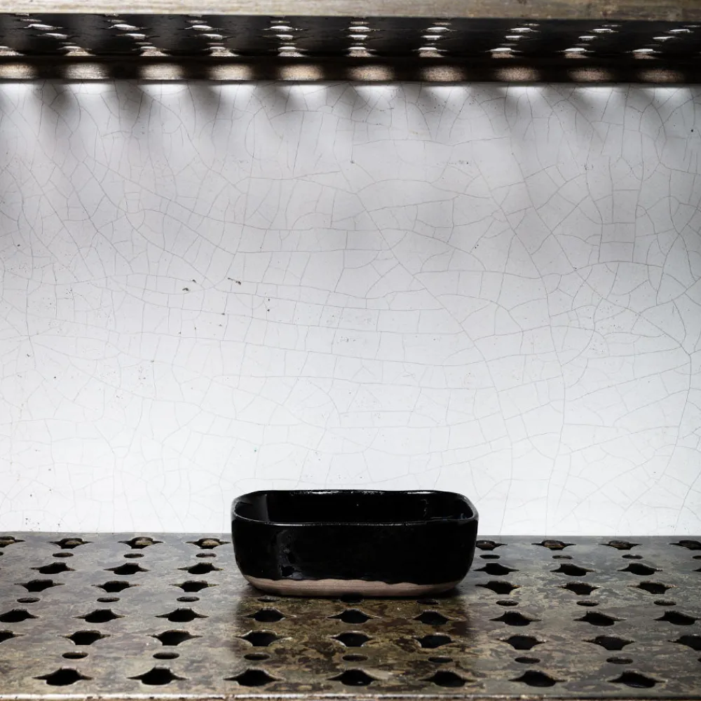 259 SERAX Assiette creuse en grès n°6 - Noir d'Encre