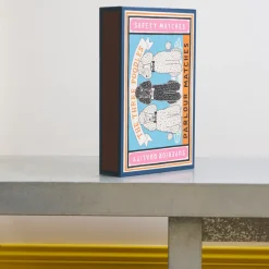 590 FINE MATCH BOX Boîte géante de 150 grandes allumettes - Caniche