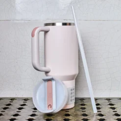 309 STANLEY Bouteille isotherme Quencher H2.0 - Rose
