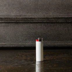 1799 MARKM LASER Briquet Fanion - Rouge - Merci