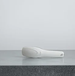 1335 SOLARIS Brosse à cheveux Intensive Hair & Scalp LED Light Therapy