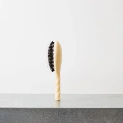 1664 LA BONNE BROSSE Brosse à cheveux N.03 L'INDISPENSABLE - Soin & Perfection