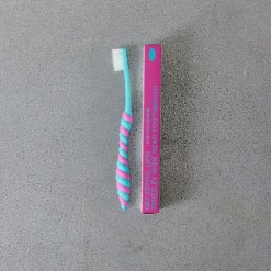 2235 TWIZZLEY Brosse à dent - Cyan & Magenta