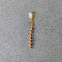 2235 TWIZZLEY Brosse à dent - Jaune & Marine