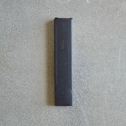 1162 AEGIS PHARMA Brosse à dents - Noir - Marvis