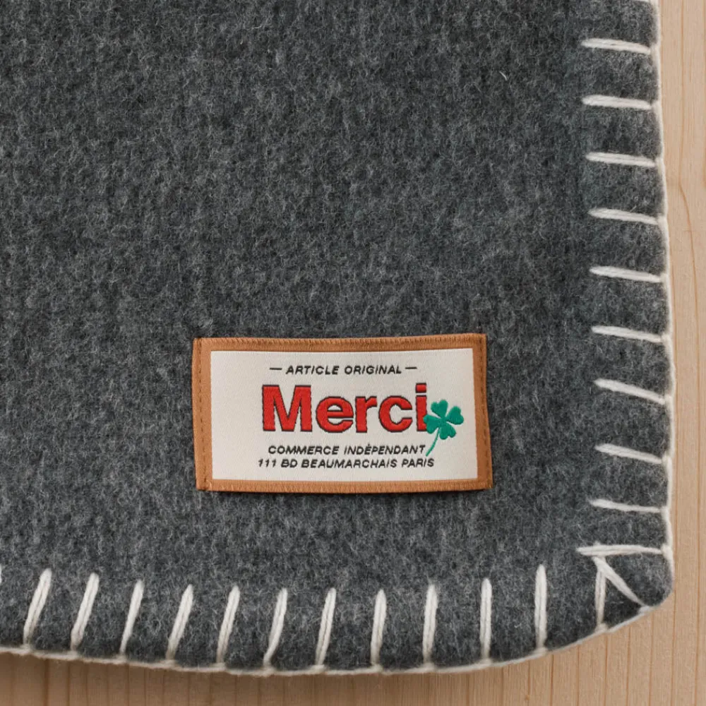 2138 TESSILECHITI Couverture Merci - Gris