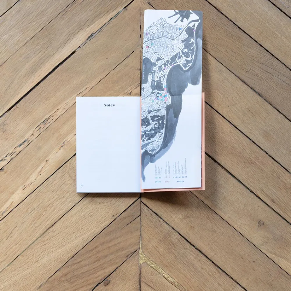 2037 A Week ABROAD Livre - A Week Abroad Arles Camargue