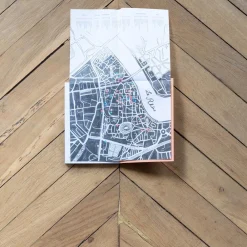 2037 A Week ABROAD Livre - A Week Abroad Arles Camargue