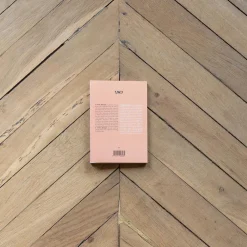 2037 A Week ABROAD Livre - A Week Abroad Arles Camargue