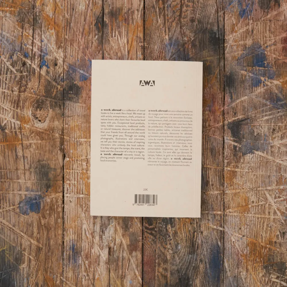 2037 A WEEK ABROAD Livre - A Week Abroad Paris
