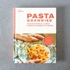 745 INTERFORUM Livre - Pasta Grannies - Faire ses pâtes à la main comme les mamies italiennes