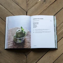 747 FLAMMARION Livre - Recettes Vegan Wild & The Moon