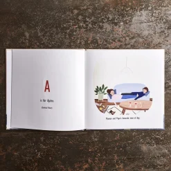 2110 LAR SERVICES Livre - The Parisian ABCs