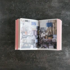 746 HACHETTE EDITIONS Livre - Un dimanche à Paris de Zoé de las Cases