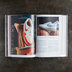 1305 TASCHEN Livre - World's Greatest Sneaker Collectors