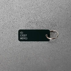 Women Various Keytags Merci x - Porte-clé "Ici C'est Merci" - Vert