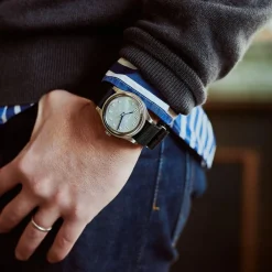 MERCI Montre LMM-H01 : HODINKEE (Mécanique)