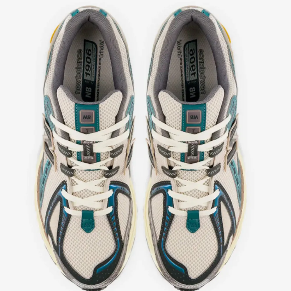 Women New Balance - Baskets 1906 RRC - Bleu