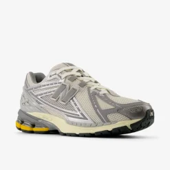 Women New Balance - Baskets 1906 RRD - Gris