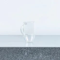 1067 LAURENCE BRABANT Petite tasse en verre à anse creuse - Transparent