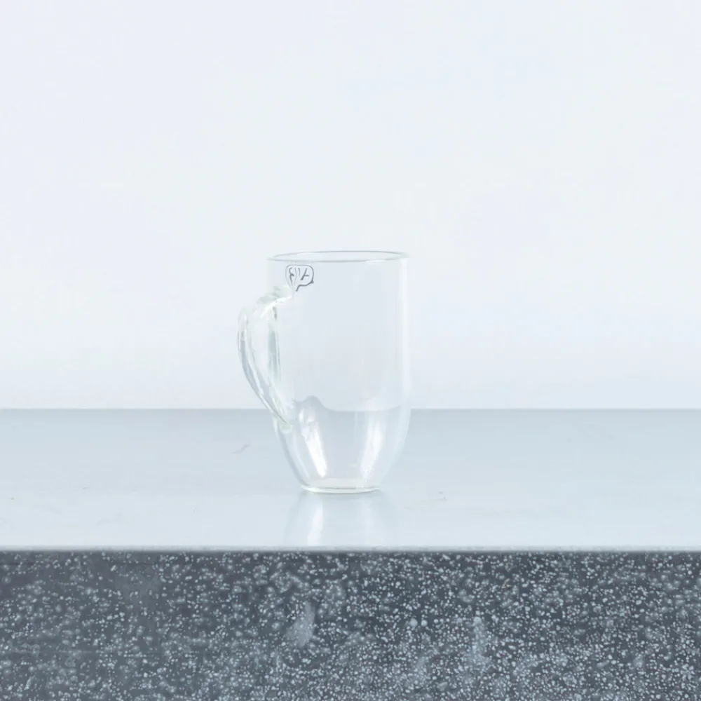 1067 LAURENCE BRABANT Petite tasse en verre à anse creuse - Transparent