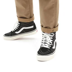 VANS - Sk-8 Hi 38 DX - Noir & Blanc